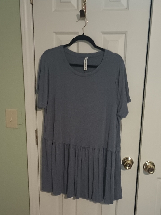 Zenana Outfitters Tops - Zenana Outfitters Dusty Blue Short Sleeve Peplum Tunic